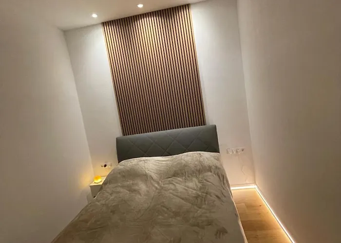 Schulerhaus 斯特滕阿卡顿玛