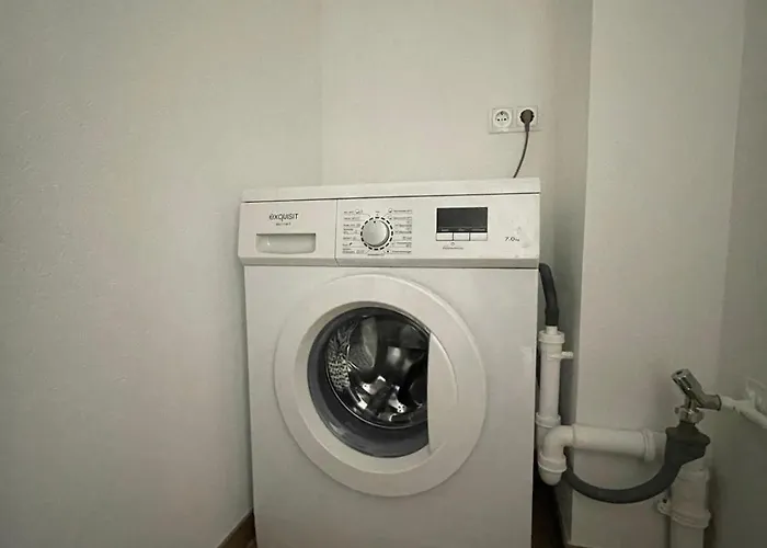 Schulerhaus * 斯特滕阿卡顿玛