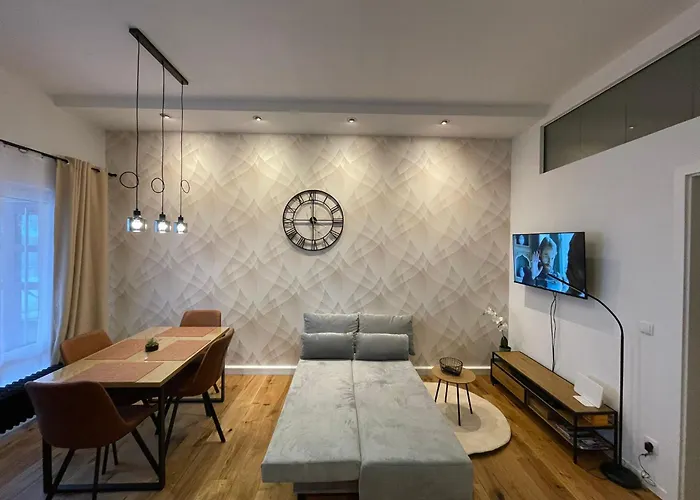 Schulerhaus 斯特滕阿卡顿玛